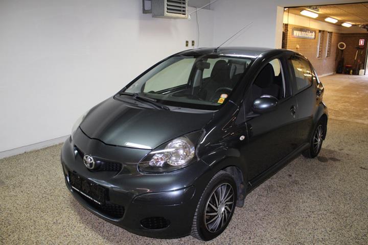 Grå Toyota Aygo fra 2010