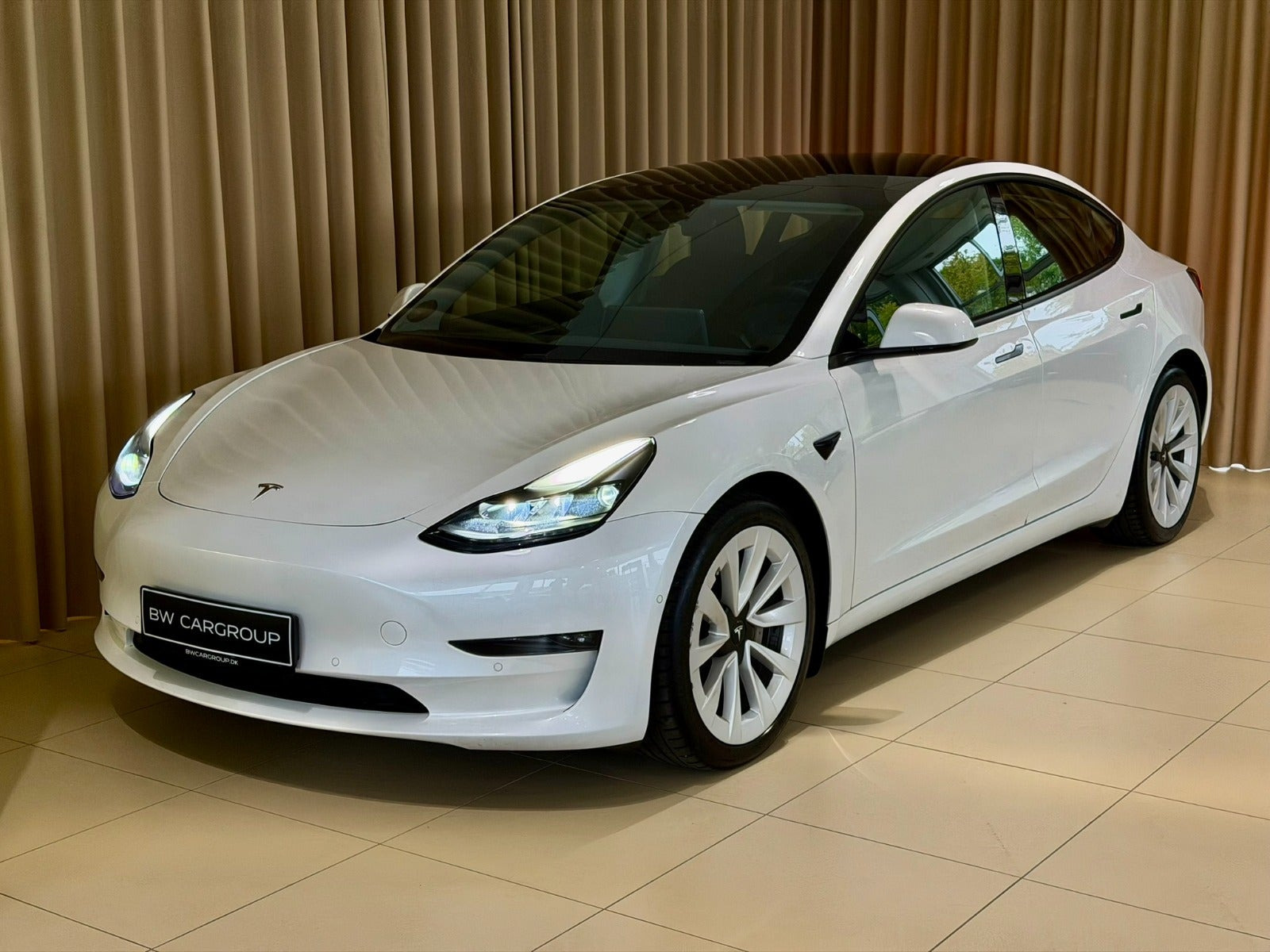 Tesla Model 3 Long Range AWD