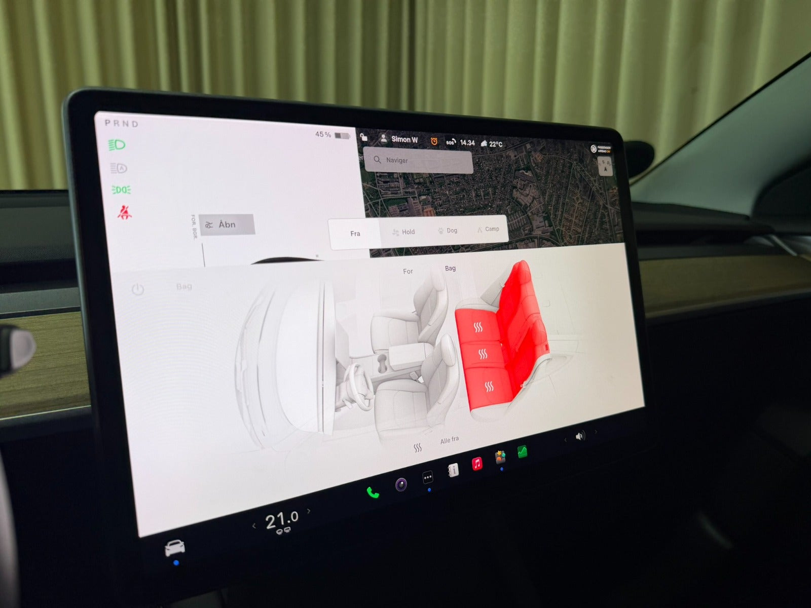 Hvid Tesla Model 3 fra 2021