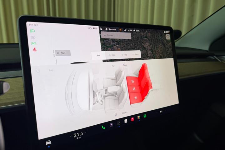 Hvid Tesla Model 3 fra 2021