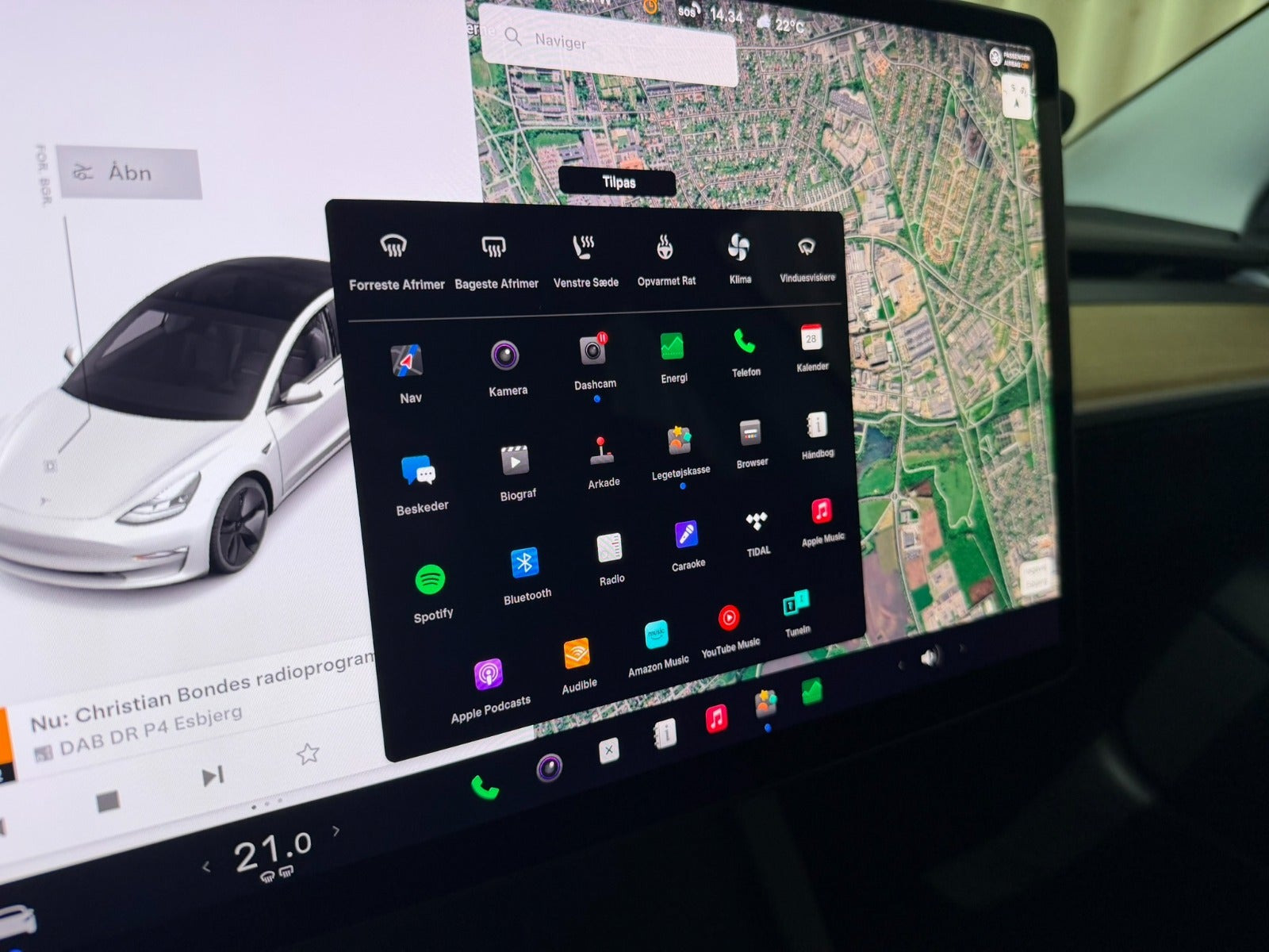 Hvid Tesla Model 3 fra 2021
