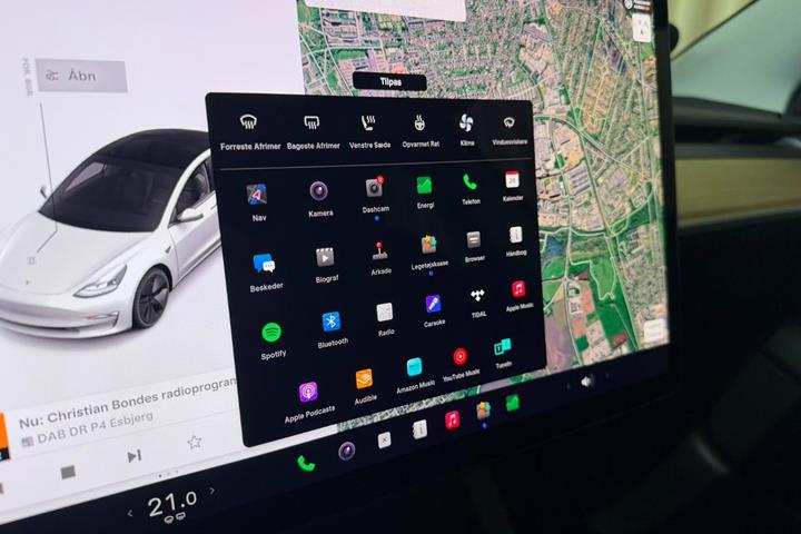 Hvid Tesla Model 3 fra 2021