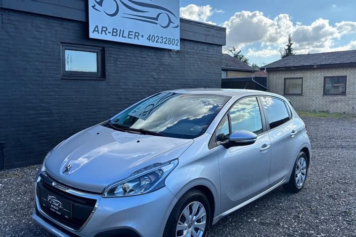 undefined Peugeot 208 fra 2017 set udefra