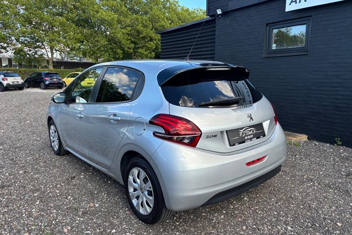 undefined Peugeot 208 fra 2017
