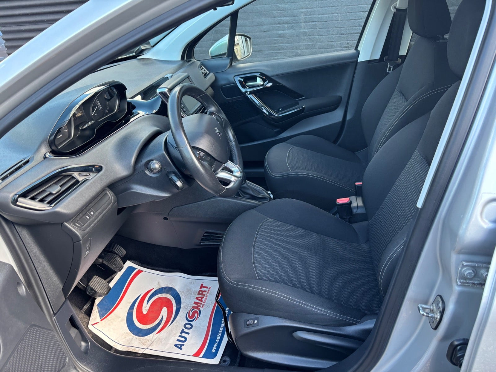 undefined Peugeot 208 fra 2017