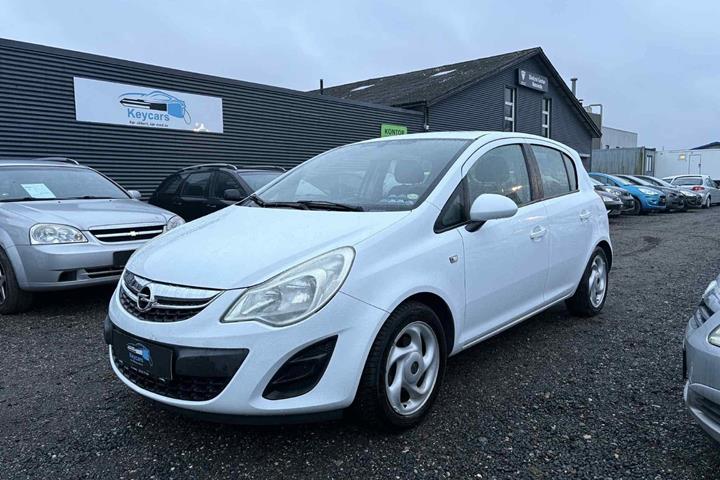 Hvid Opel Corsa fra 2013