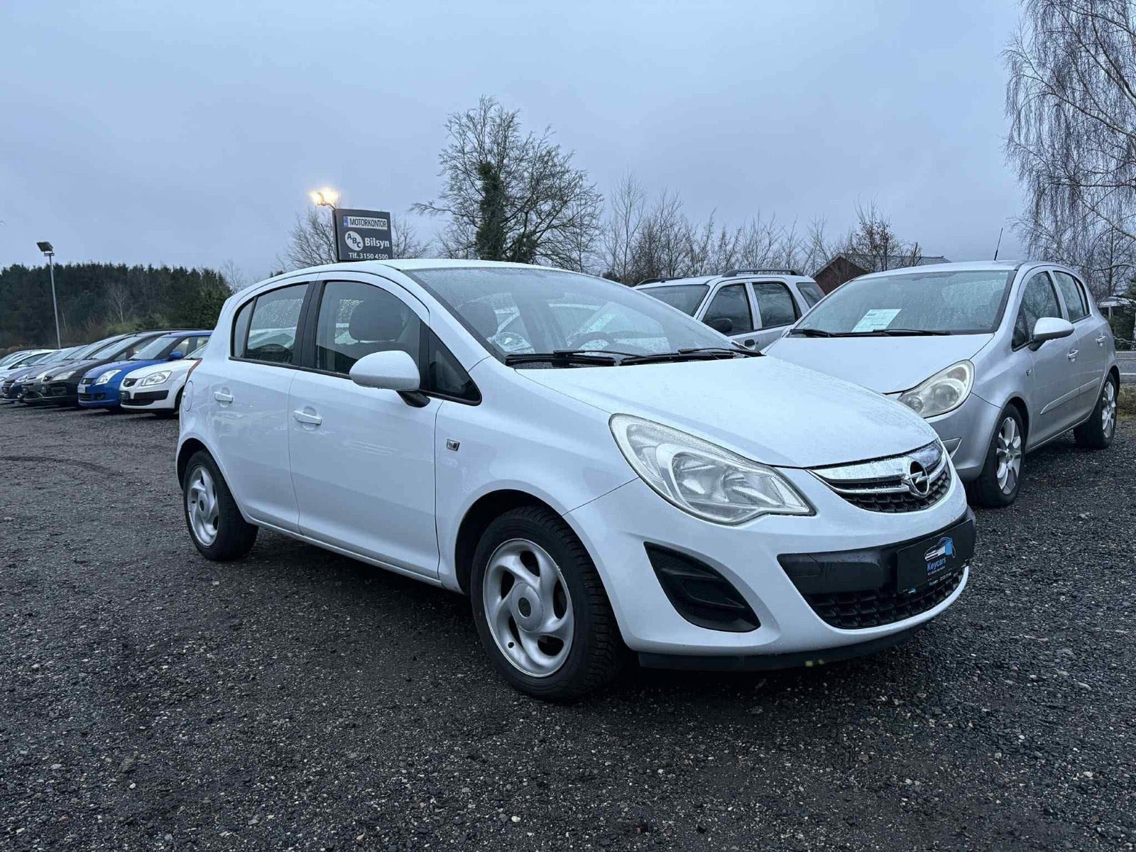 Hvid Opel Corsa fra 2013