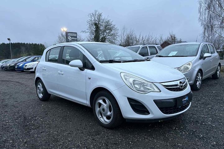 Hvid Opel Corsa fra 2013