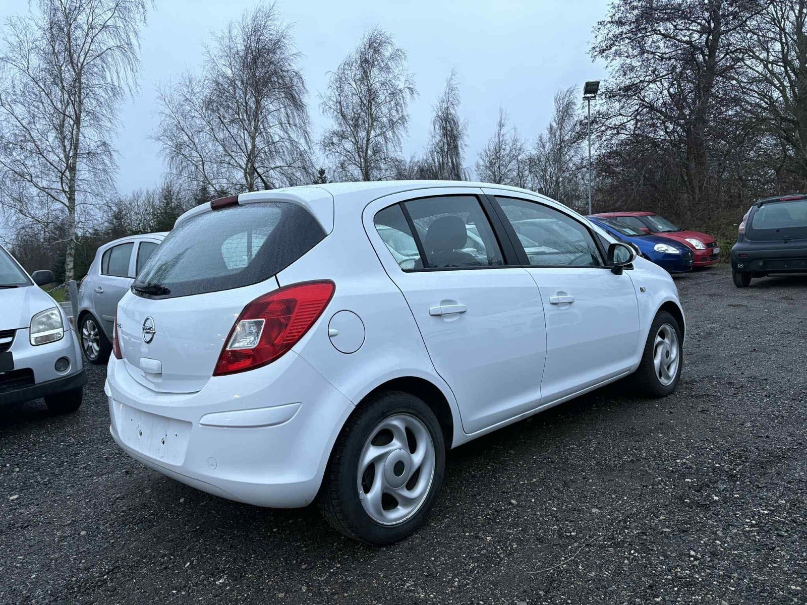 Hvid Opel Corsa fra 2013