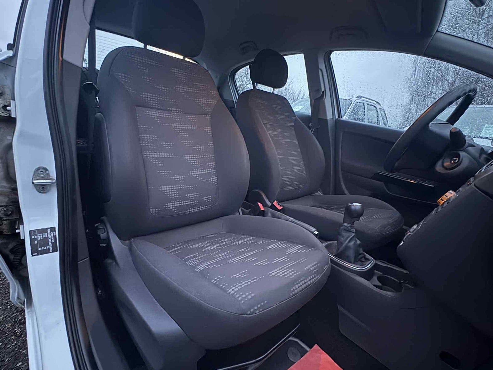 Hvid Opel Corsa fra 2013