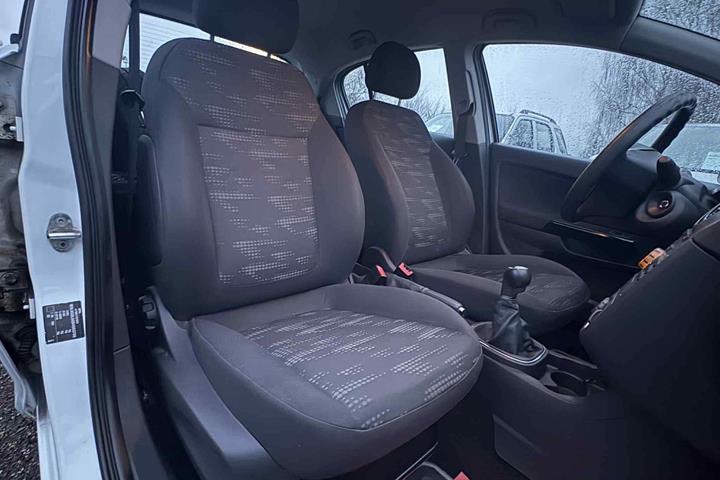 Hvid Opel Corsa fra 2013