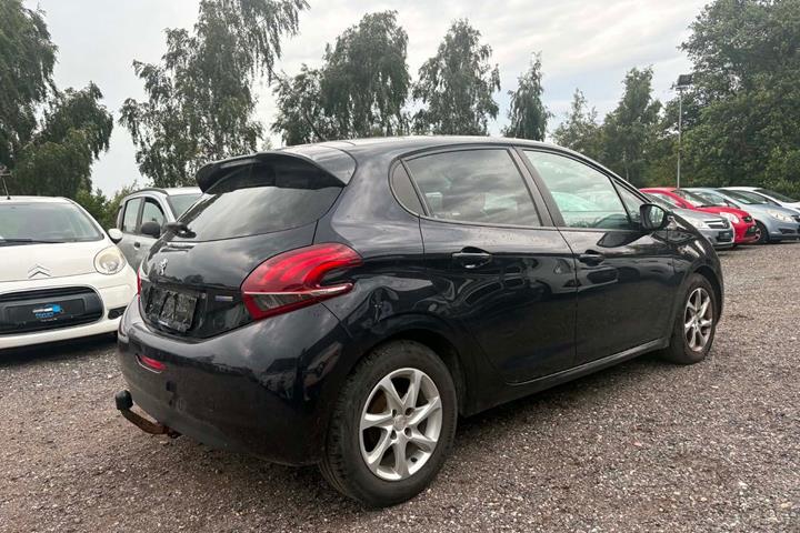 undefined Peugeot 208 fra 2016