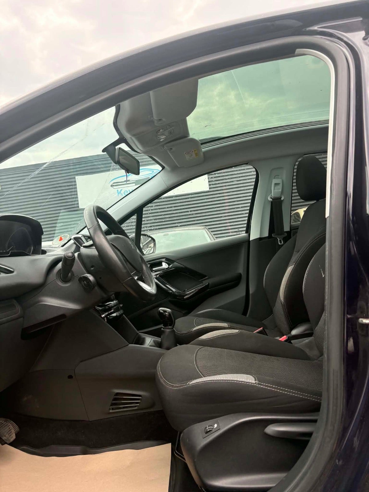 undefined Peugeot 208 fra 2016