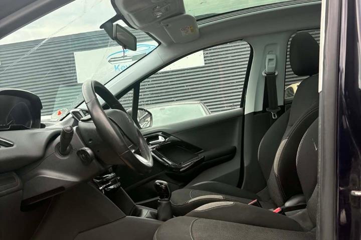 undefined Peugeot 208 fra 2016