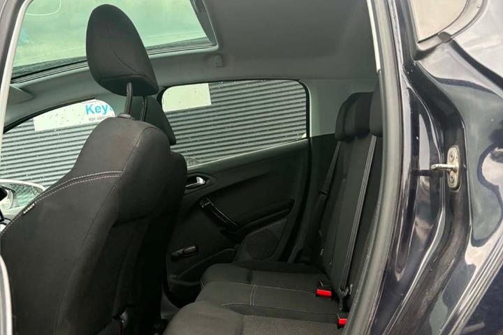 undefined Peugeot 208 fra 2016