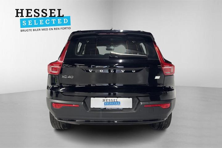 Sort Volvo XC40 fra 2023
