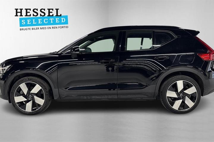 Sort Volvo XC40 fra 2023