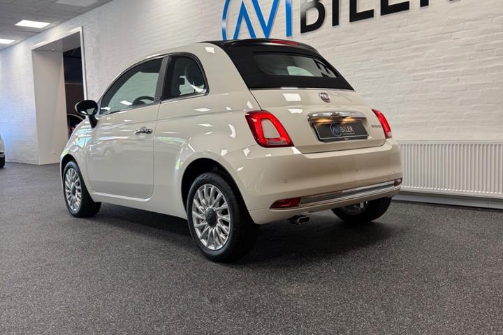 Hvid Fiat 500C fra 2022