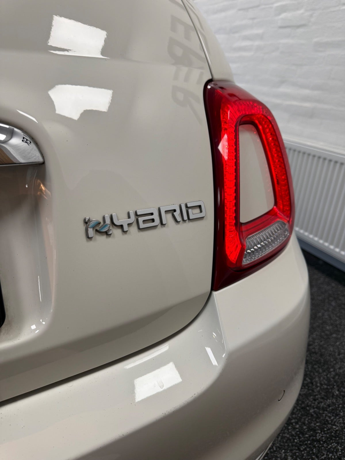 Hvid Fiat 500C fra 2022