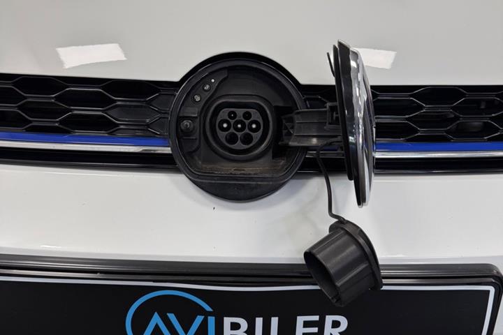 Hvid VW Golf VII fra 2019