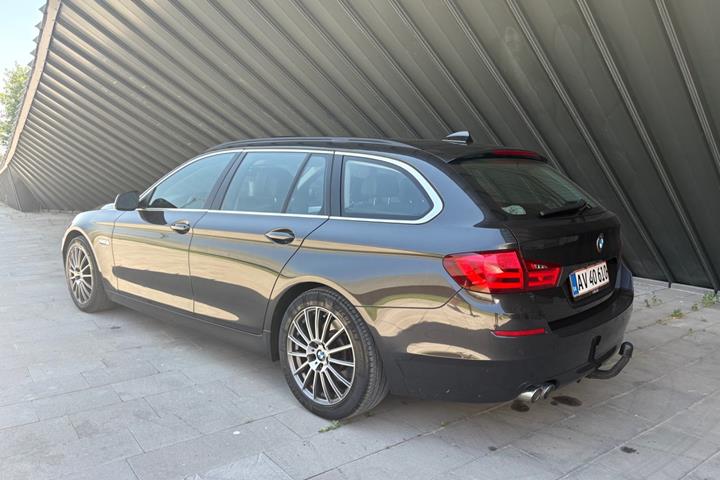 Sort BMW 520d fra 2012