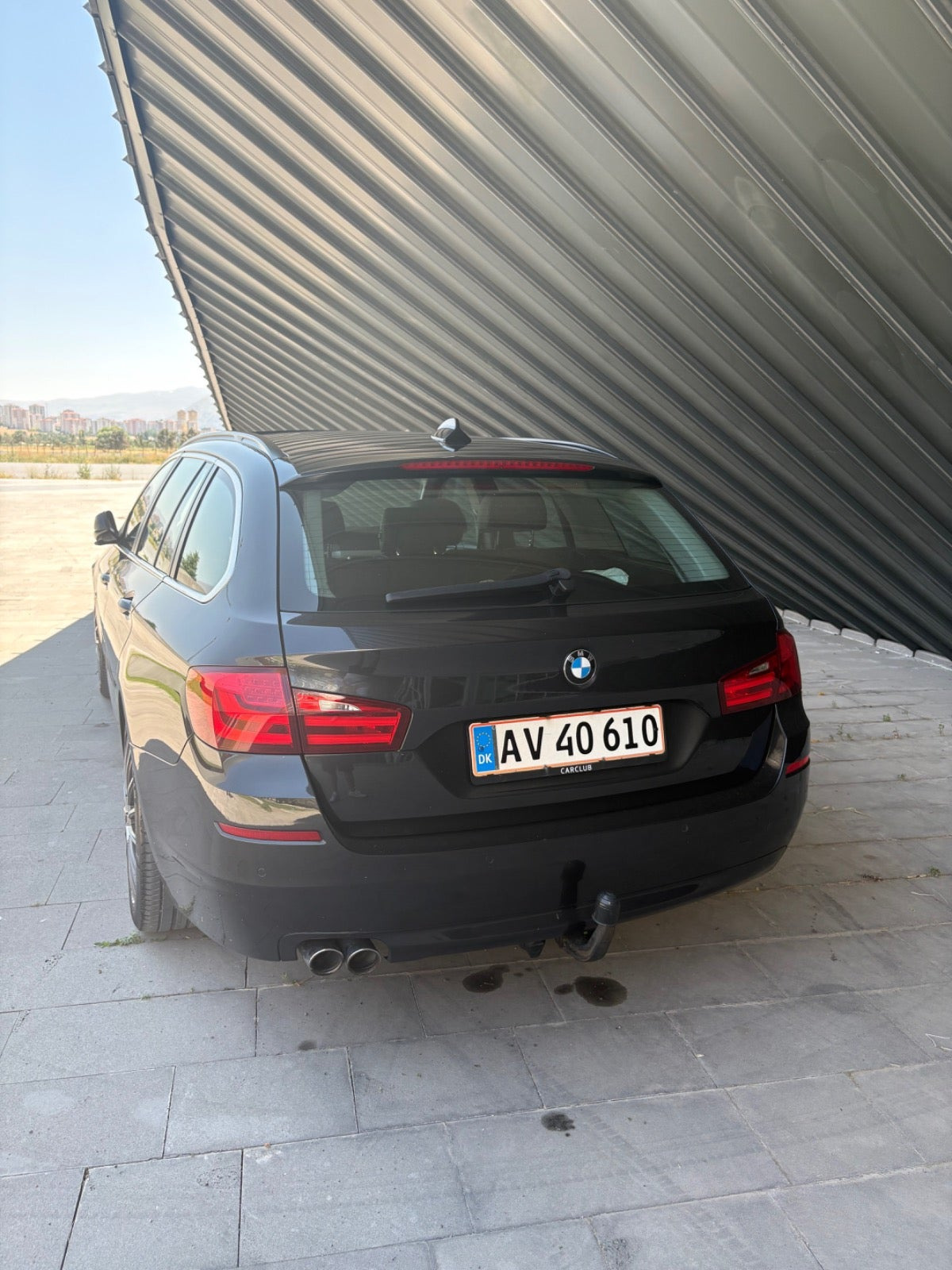 Sort BMW 520d fra 2012