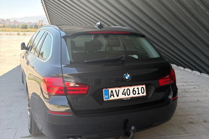 Sort BMW 520d fra 2012