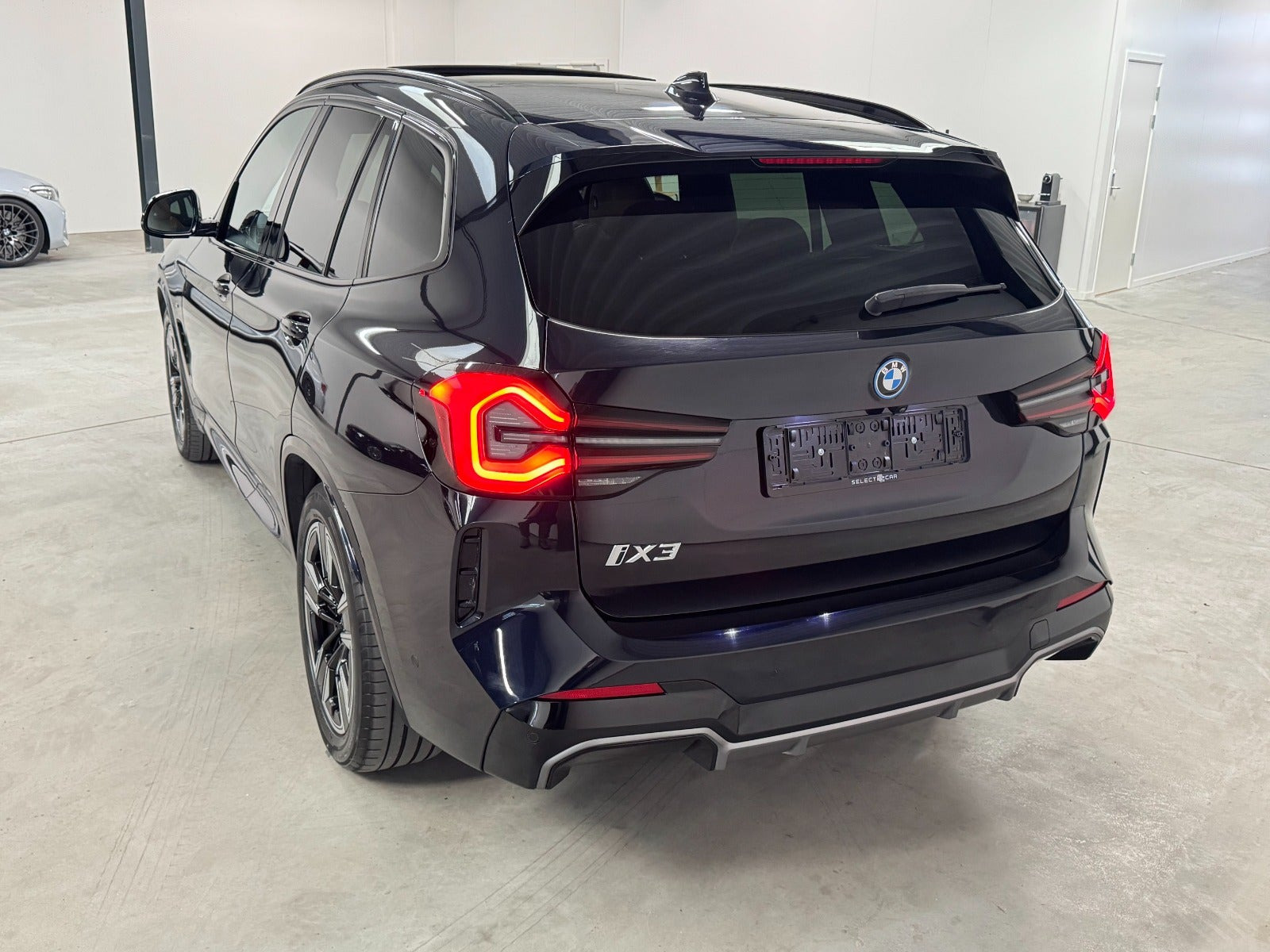 Sort BMW iX3 fra 2023