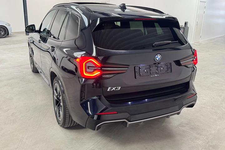 Sort BMW iX3 fra 2023