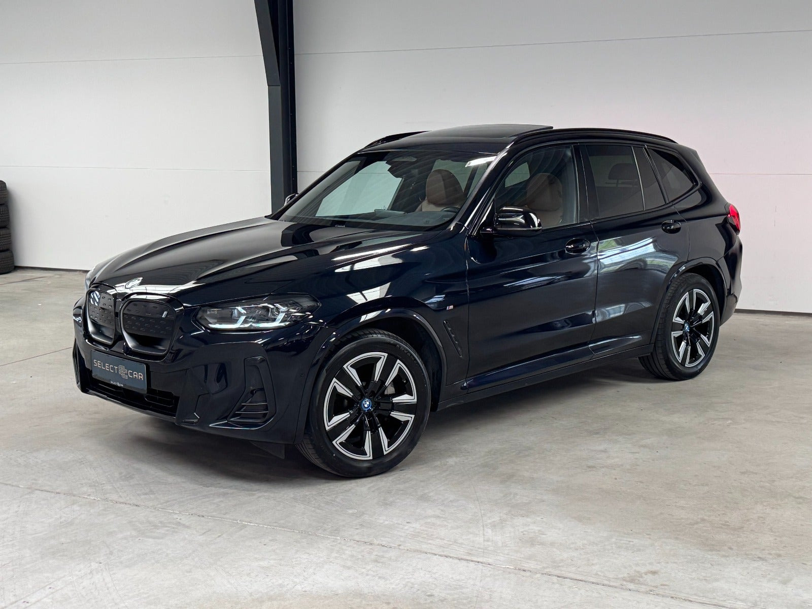 Sort BMW iX3 fra 2023