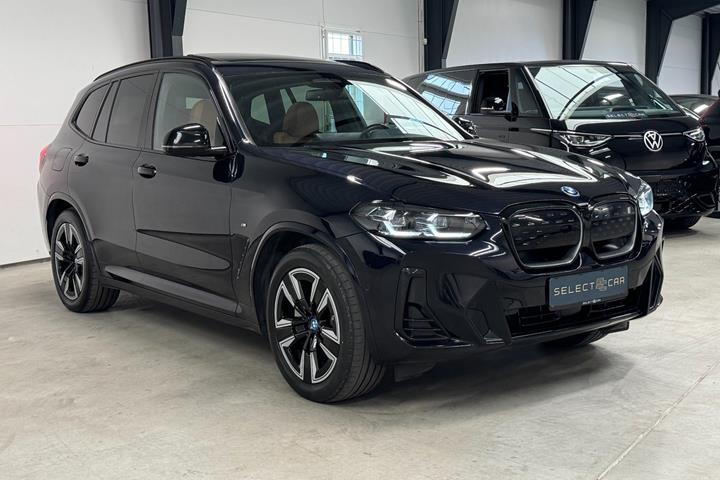 Sort BMW iX3 fra 2023