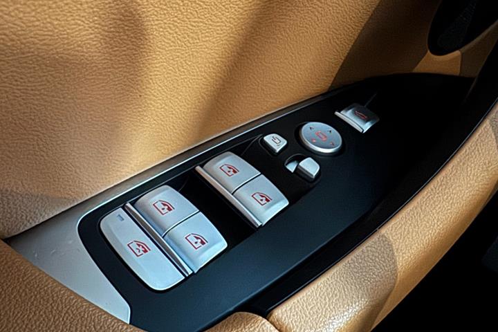 Sort BMW iX3 fra 2023
