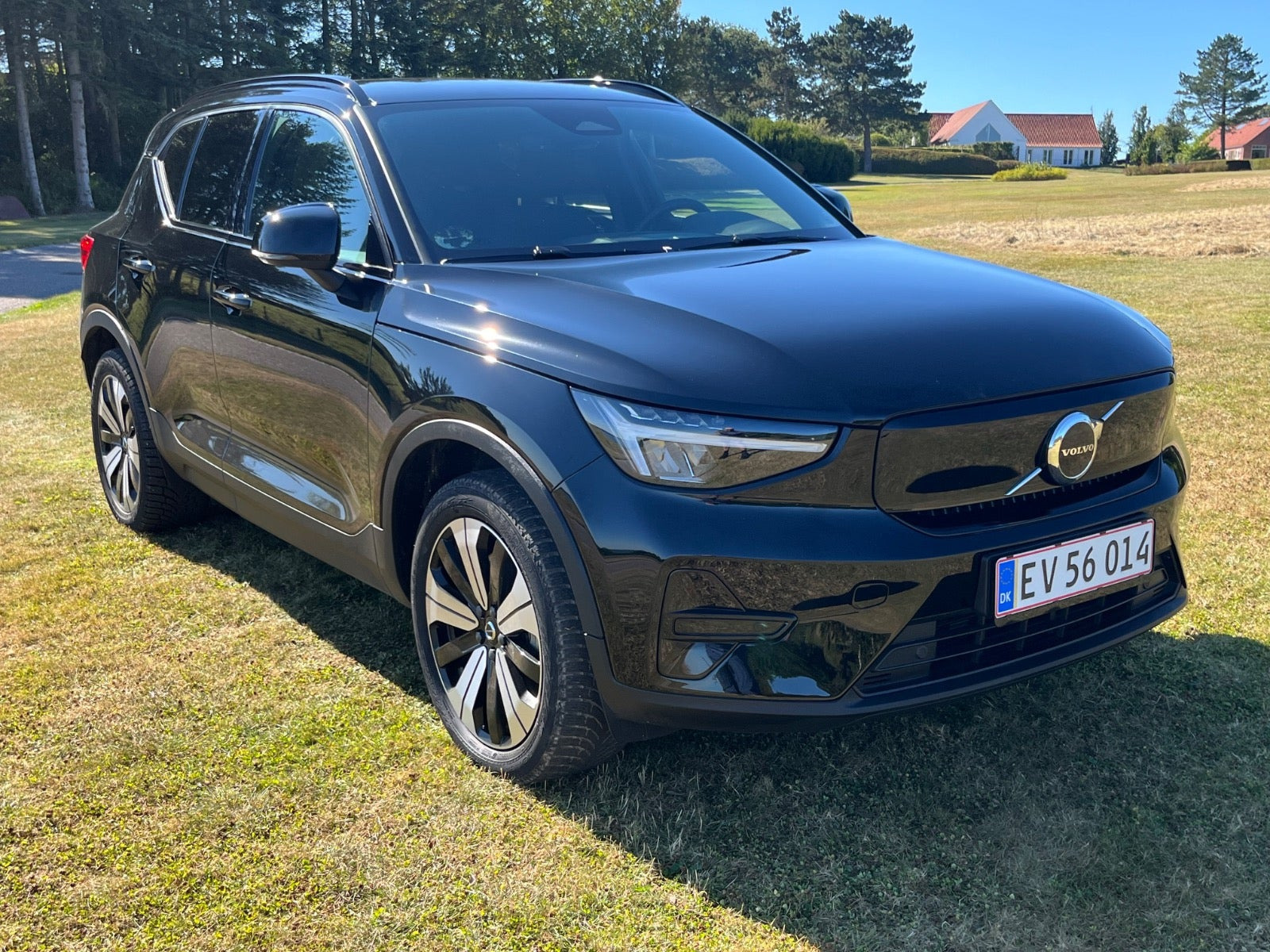Sort Volvo XC40 fra 2023