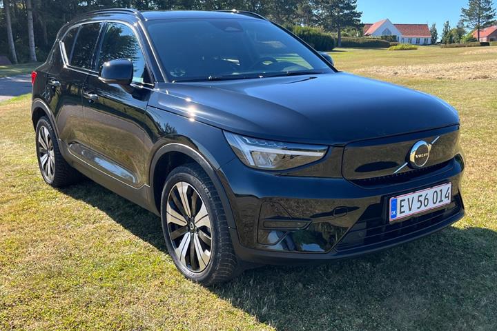 Sort Volvo XC40 fra 2023
