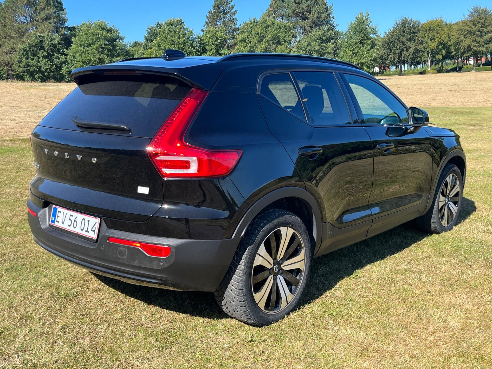 Sort Volvo XC40 fra 2023