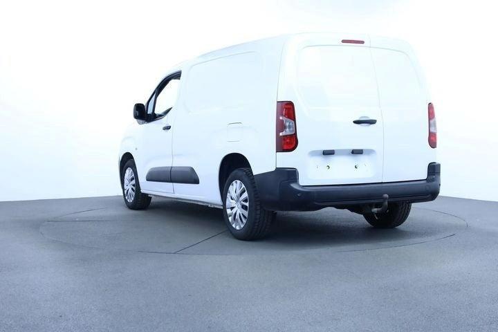Hvid Peugeot Partner fra 2021