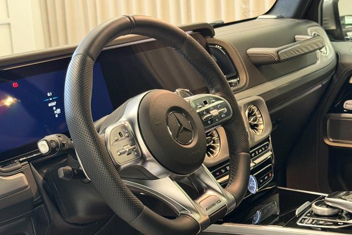 Grå Mercedes G63 fra 2020