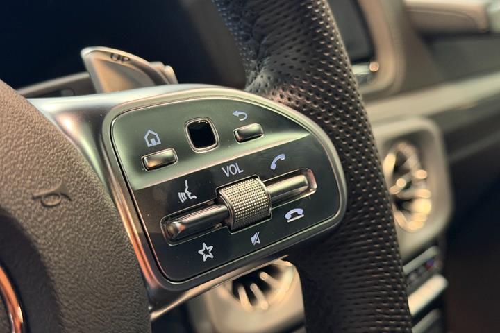 Grå Mercedes G63 fra 2020
