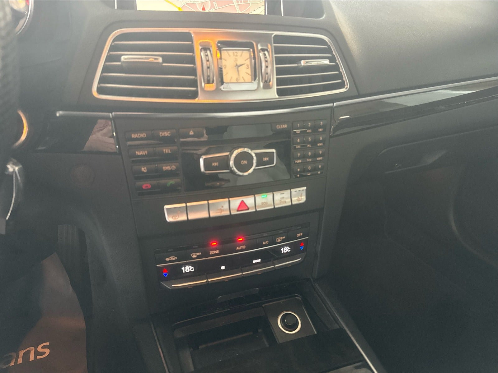Blå Mercedes E350 fra 2013