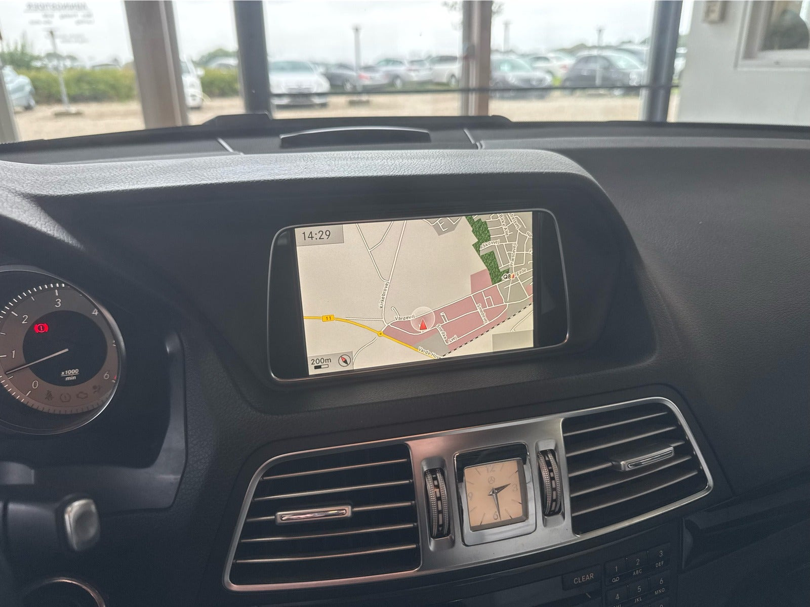 Blå Mercedes E350 fra 2013