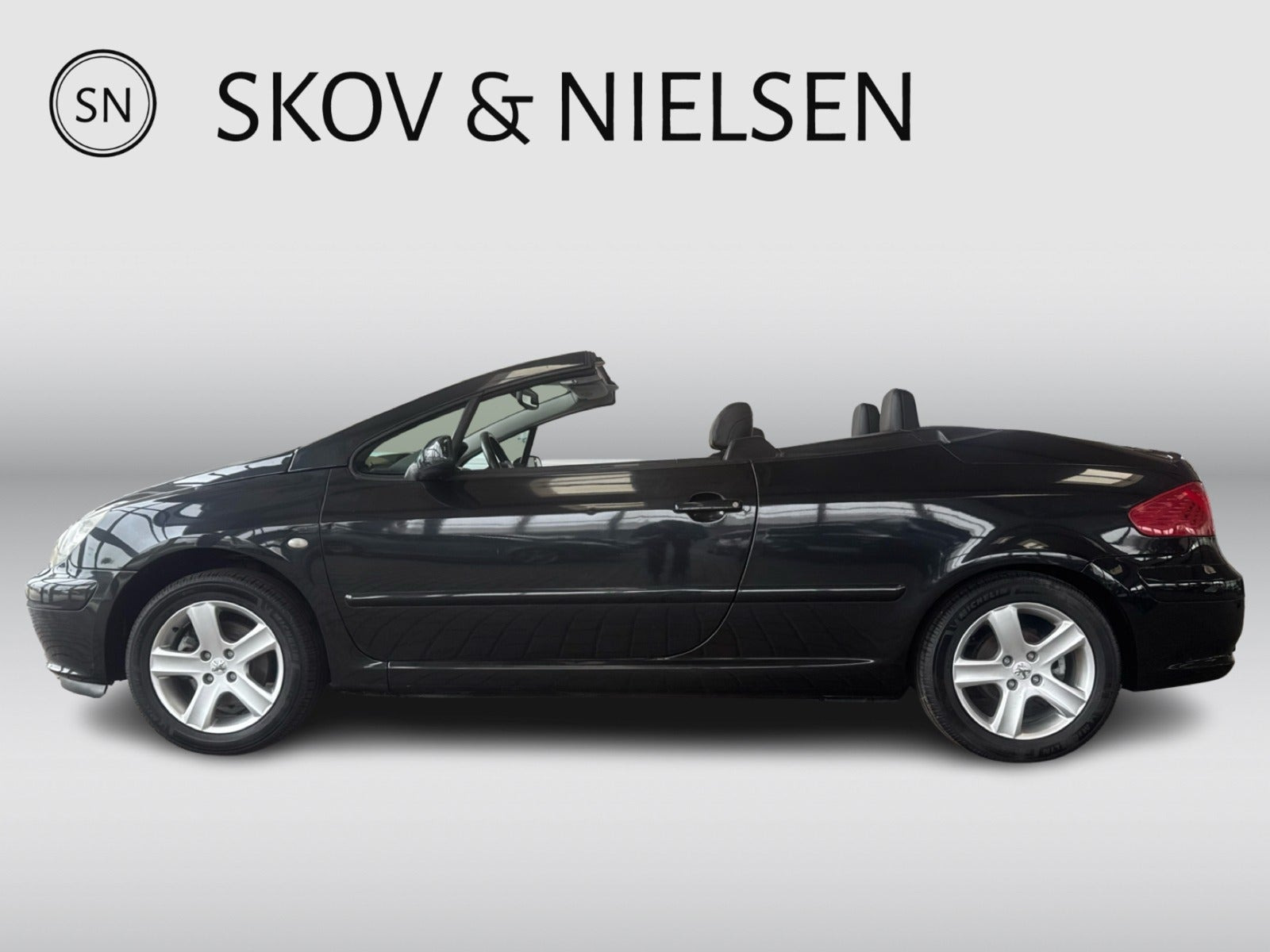Sort Peugeot 307 fra 2005