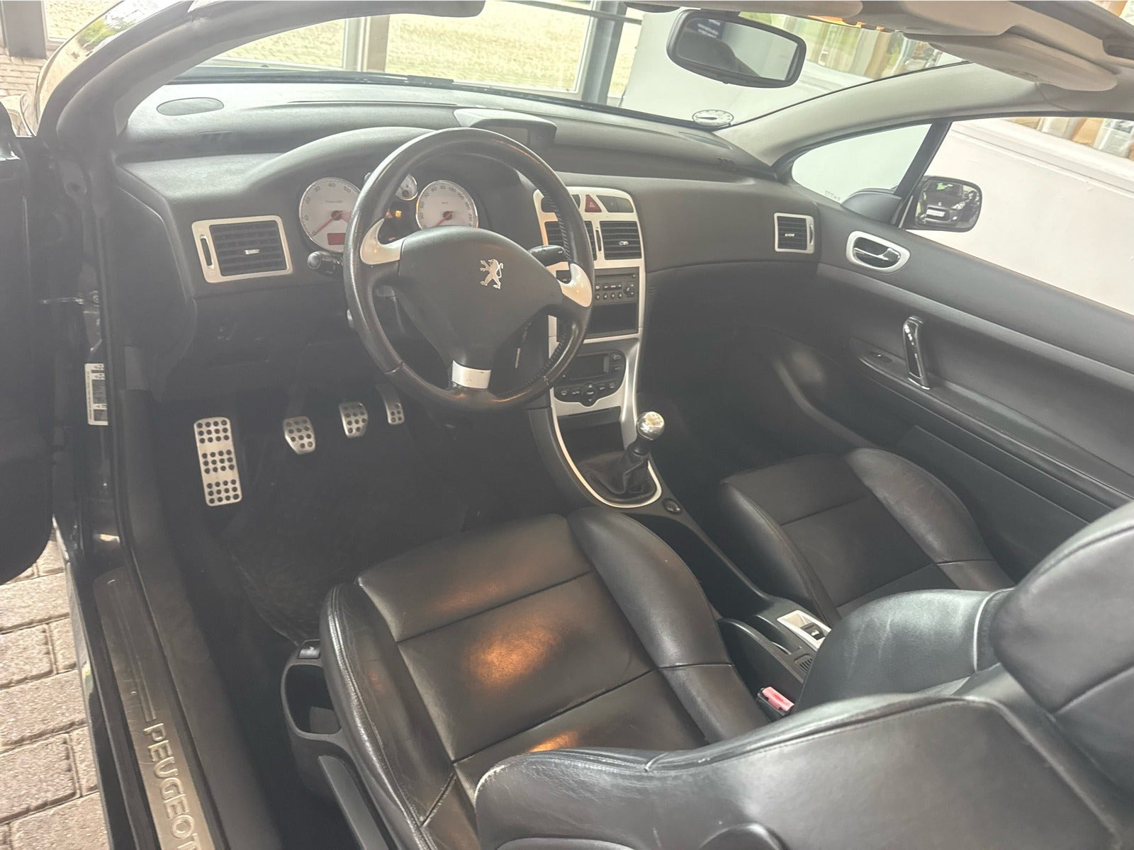 Sort Peugeot 307 fra 2005