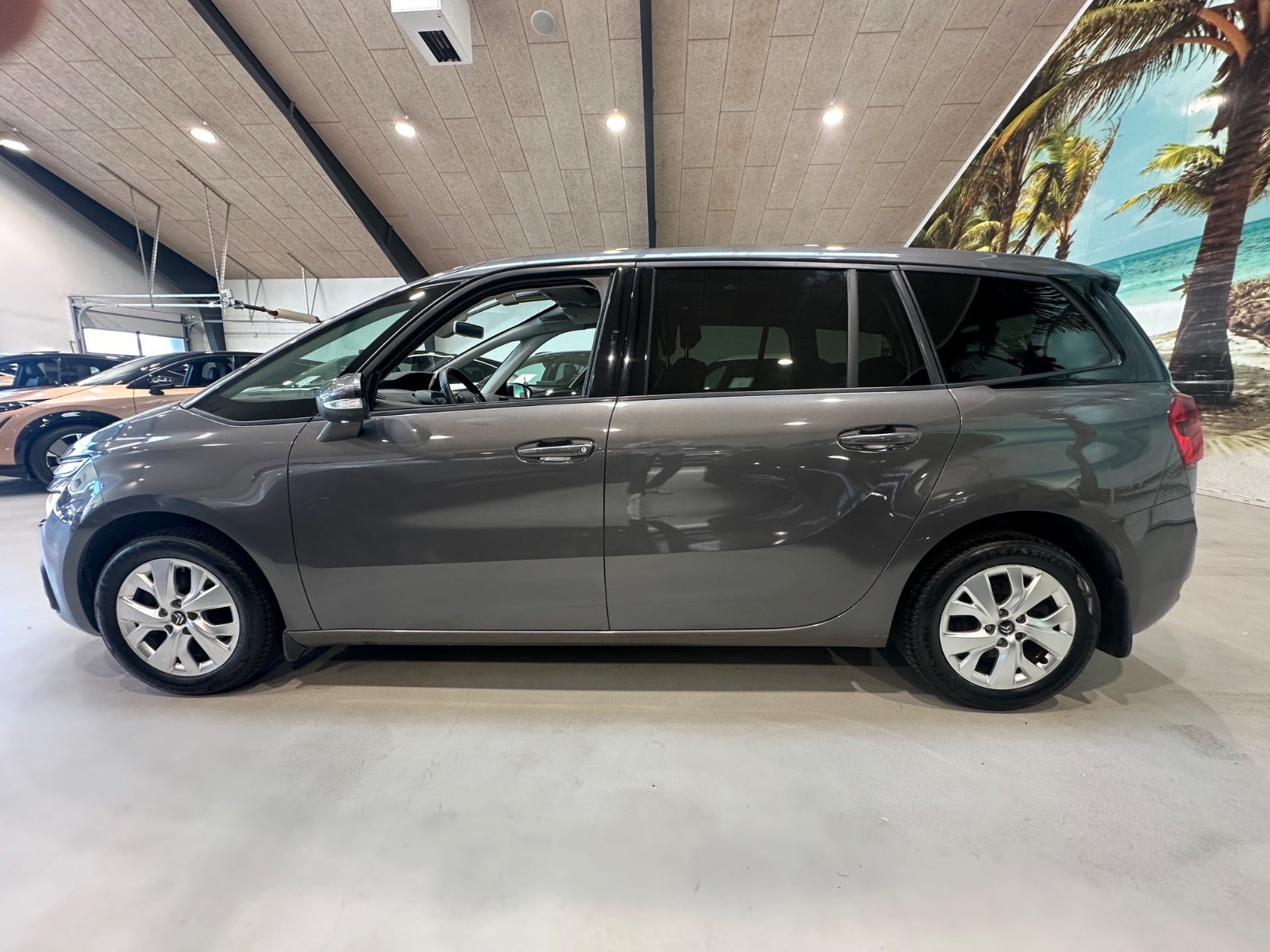 Grå Citroën Grand C4 Picasso fra 2017