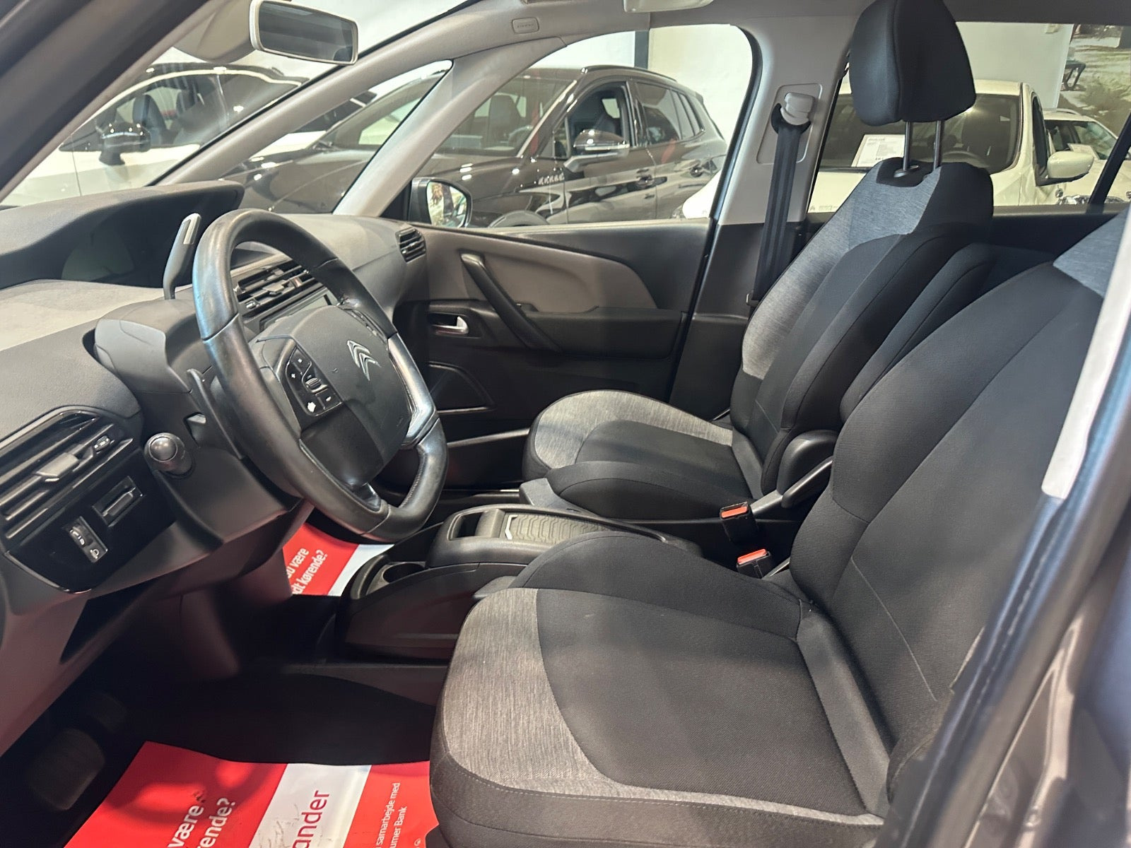 Grå Citroën Grand C4 Picasso fra 2017