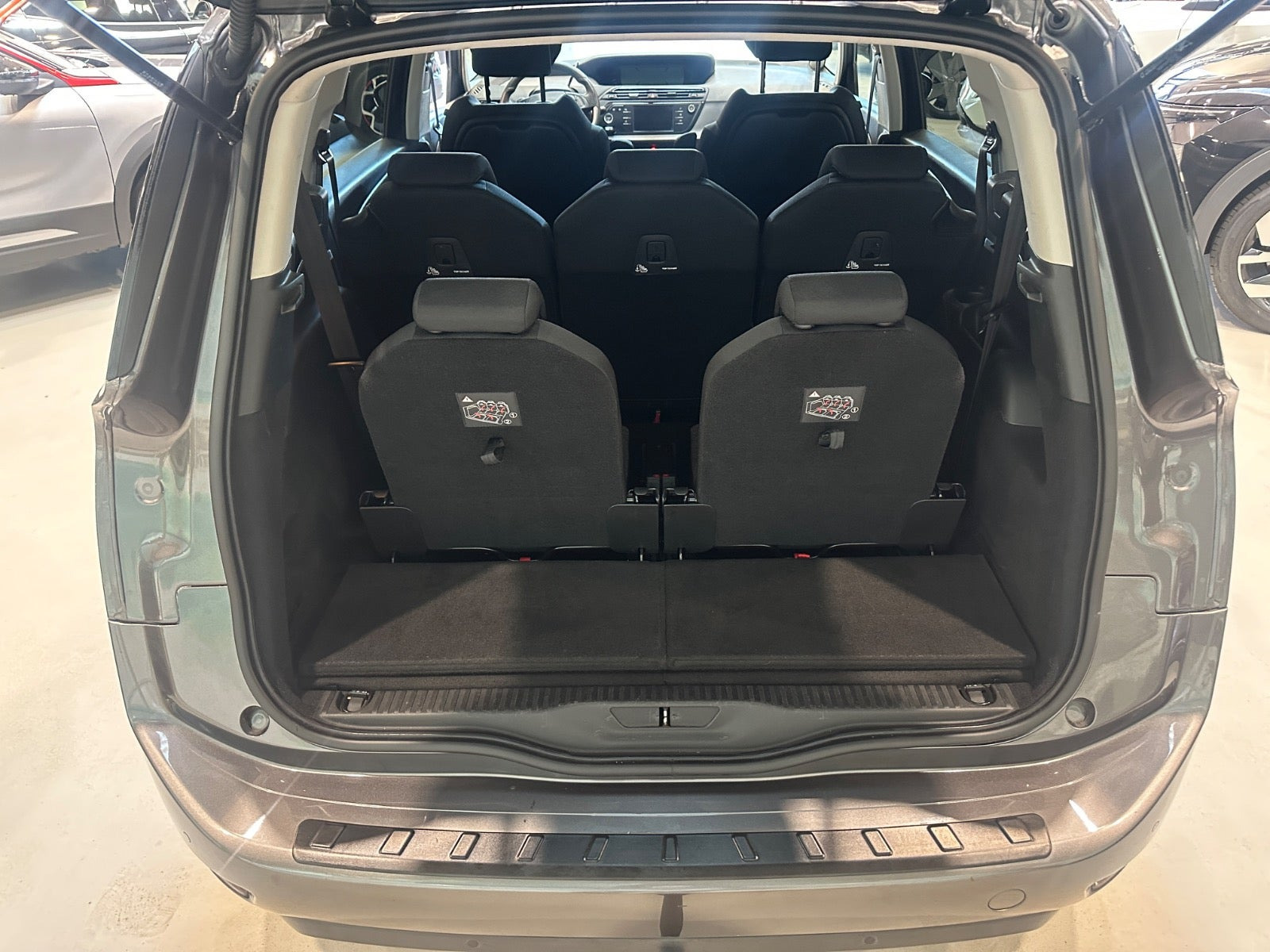 Grå Citroën Grand C4 Picasso fra 2017