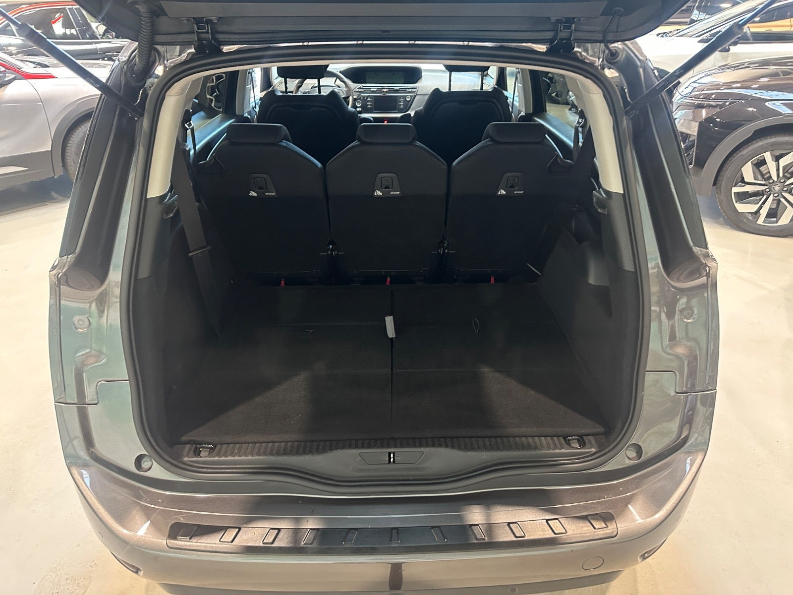Grå Citroën Grand C4 Picasso fra 2017