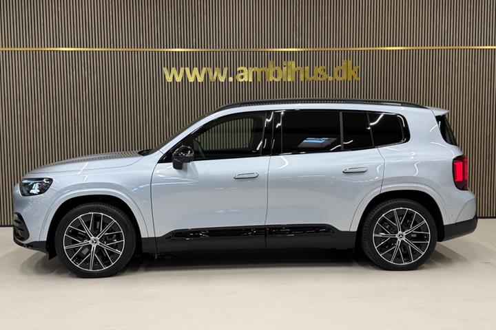 Sølv Mercedes GLB250+ fra 2026