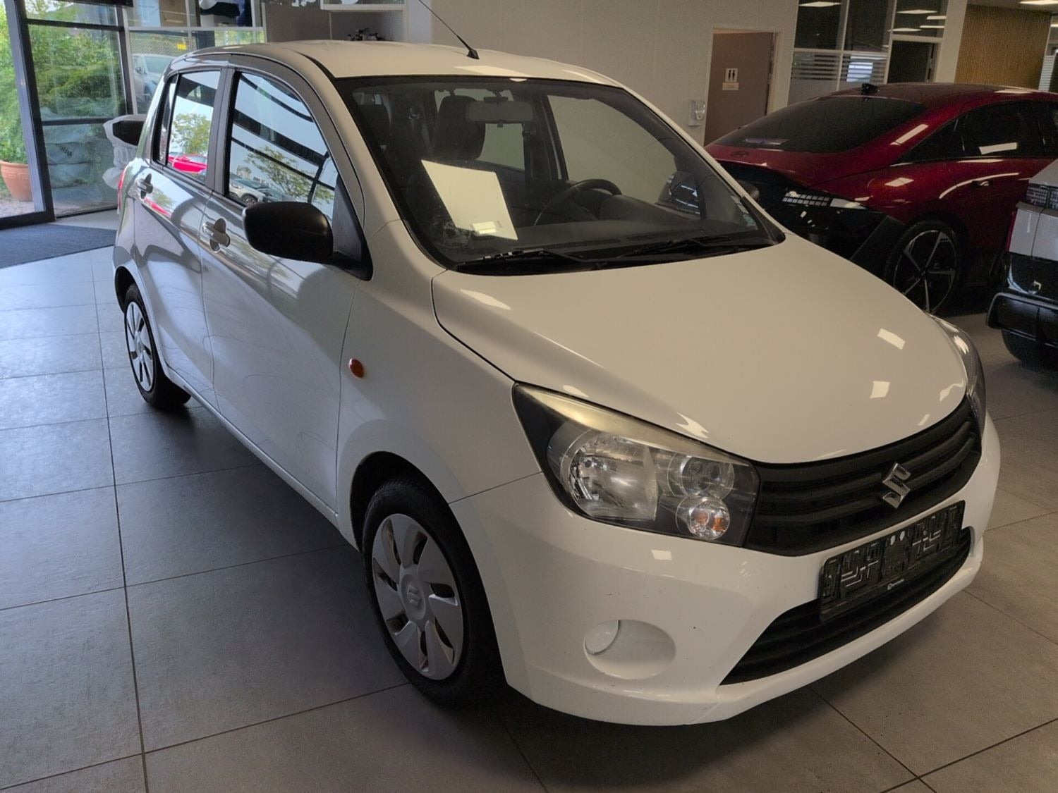 Hvid Suzuki Celerio fra 2015