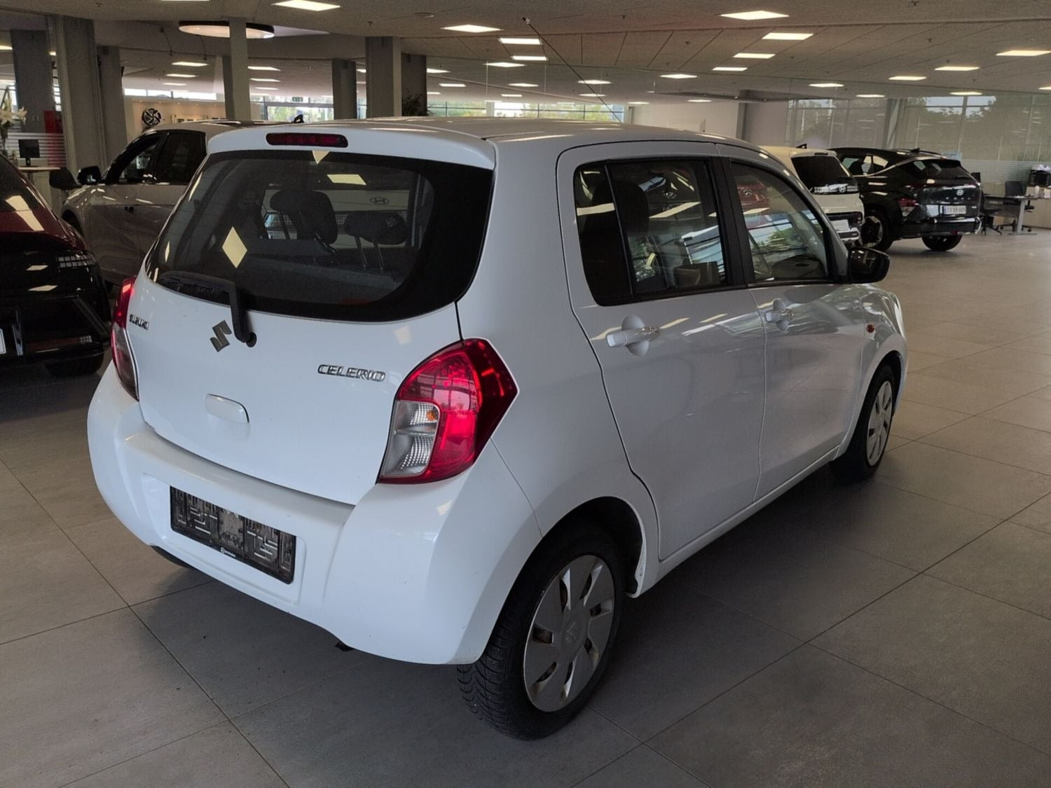 Hvid Suzuki Celerio fra 2015