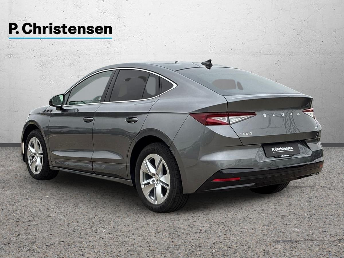 Grå Skoda Enyaq fra 2024